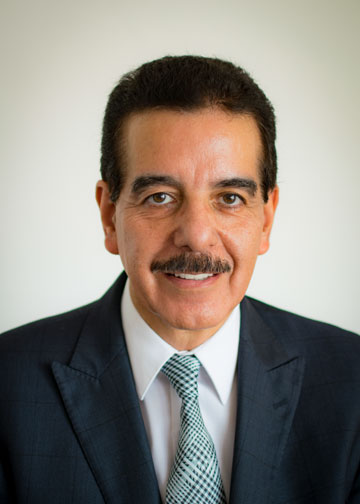 Dr. Ricardo Quiñones Venegas